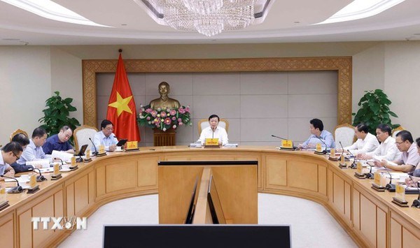 Deputy PM asks for prompt building of documents guiding implementation of Land Law 2024 hinh anh 1