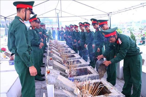 Remains of soldiers defending northern border reburied hinh anh 1