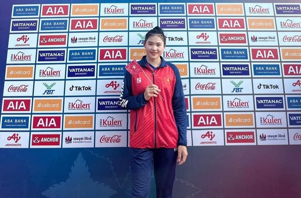 Vietnamese canoeist wins gold medal at Asian championships hinh anh 1