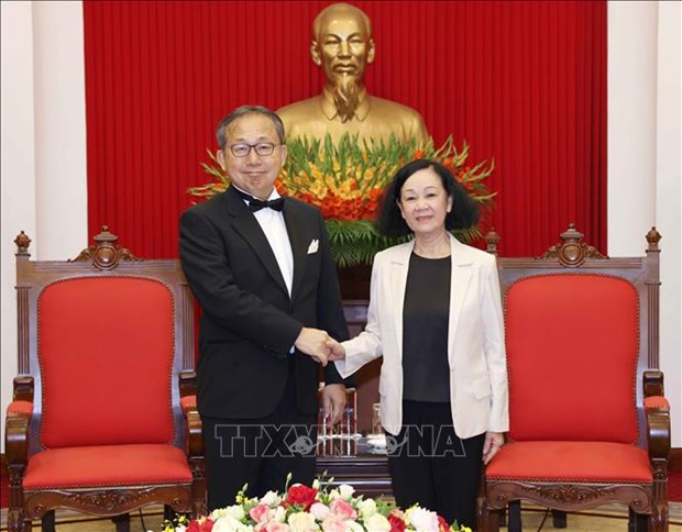 Party official receives outgoing Japanese ambassador hinh anh 1