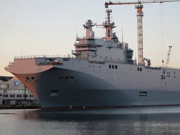 French naval ship visits Singapore hinh anh 1