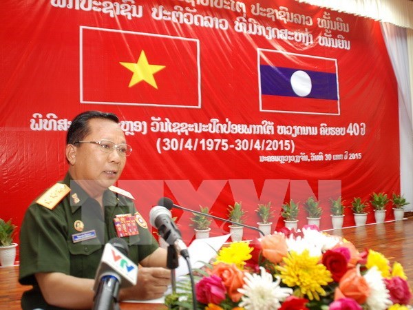 Laos military hails Vietnam’s 1975 victory hinh anh 1