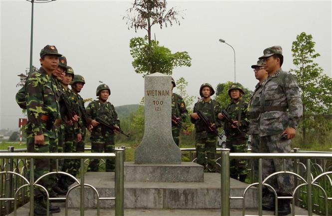 vietnam_china_joint_patrol.jpg