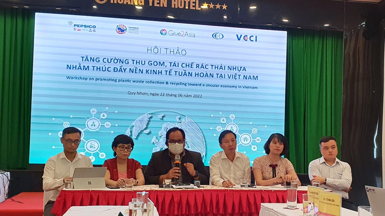 Workshop discusses plastic waste collection, recycling | Environment |  Vietnam+ (VietnamPlus)