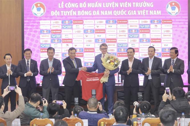 Troussier officially becomes Vietnamese national football team's head coach  | Culture - Sports | Vietnam+ (VietnamPlus)